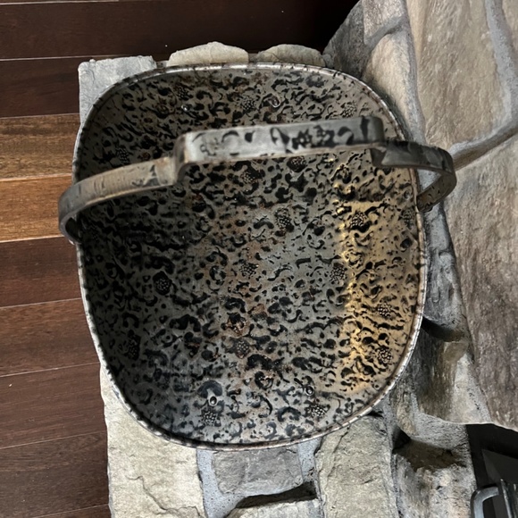 Vintage Hammered Metal Fireplace Log Holder - Picture 3 of 10